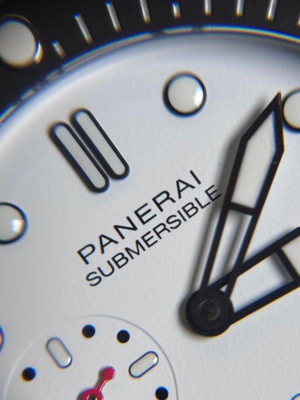 Panerai Submersible Luna Rossa
