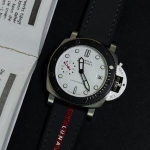 Panerai Submersible Luna Rossa