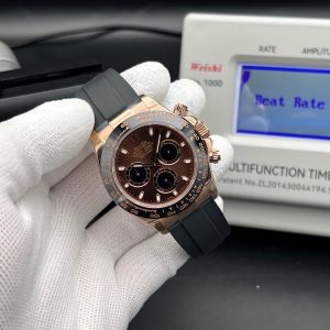 Rolex Cosmograph Daytona reference 116515LN with an  Everose gold case, chocolate dial, black Cerachrom bezel, and black Oysterflex bracelet swiss 1:1 grade