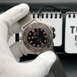 Omega Seamaster Diver 300M 007 Edition watch, as featured in the James Bond film No Time To Die. Swiss Grade