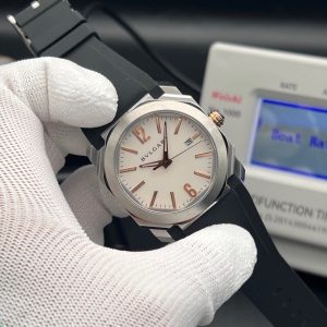 Bulgari Octo Roma 41mm with a stainless steel case, white dial, and black rubber strap swiss 1:1 grade